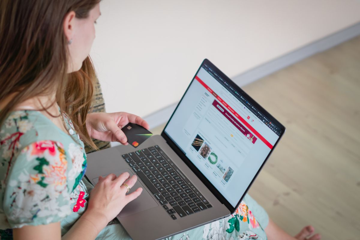 Social Commerce with Seamless Checkout